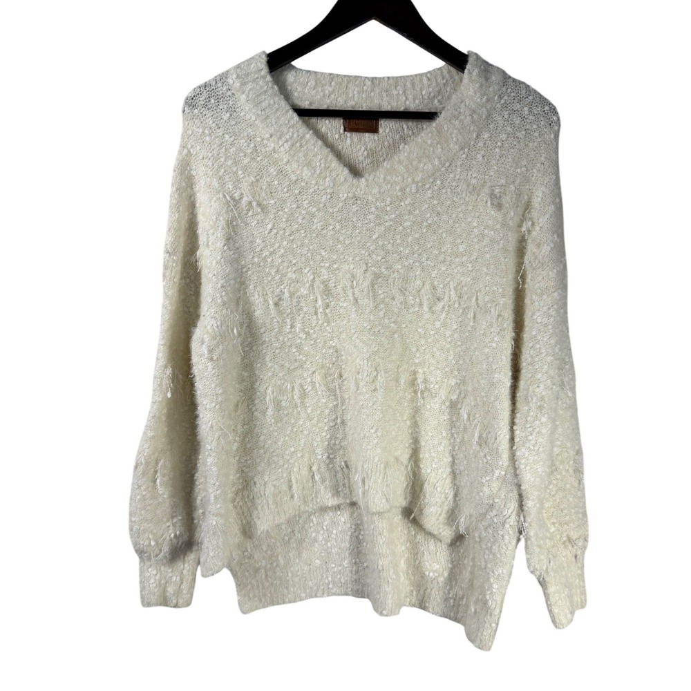 POL Textured Fringe Knit Women's‎ Sweater Cream V-Neck Hi-Low Hem Cozy Boho